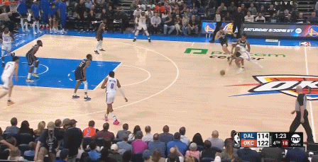 31分的神！亚历山大轻松上篮拿到第31分收比赛！