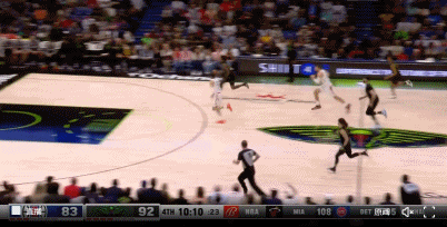 这么自信！快船快攻4打0 塔克无视篮下空篮的乔治底角三分飚中