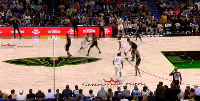 边线球致命失误！快船暂停回来又直接被鹈鹕抢断 比赛基本结束