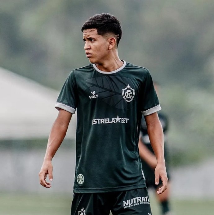 卡卡罗特KAKAROTO ：父亲是龙珠的狂热粉丝