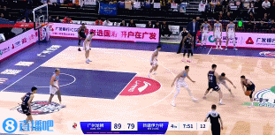 硬！崔永熙在克里克头上强行摘板 打成2+1怒吼庆祝！