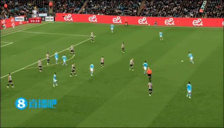 B席打门被博特曼挡进球门，曼城2球均为纽卡球员挡进自家球门