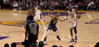 三分被取消！詹姆斯：我踮着脚尖 很难踩到边线和界外的