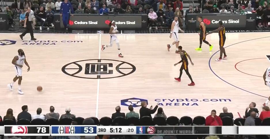 花了！穆雷三分三连击 老鹰已经领先快船25分了……