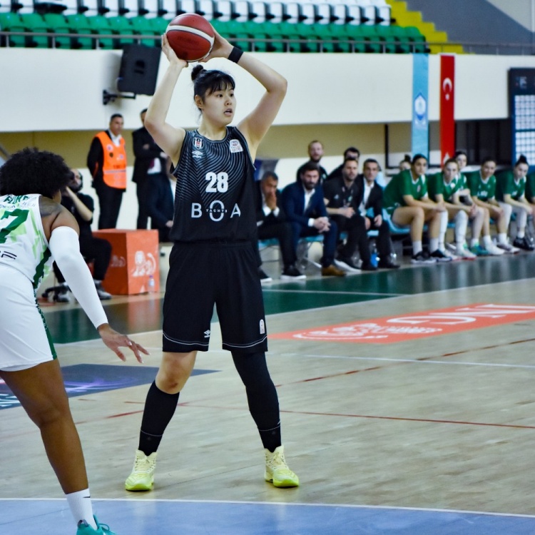 小宝威武！贝西克塔斯击败布尔萨 李月汝打满全场砍下28分19板3断