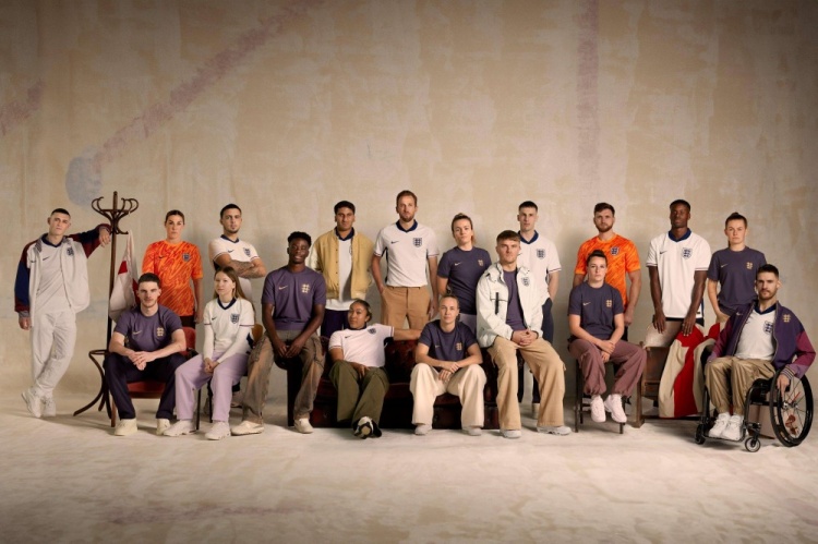 英格兰发布2024欧洲杯球衣：主场白色客场紫色，第三球衣为橙色