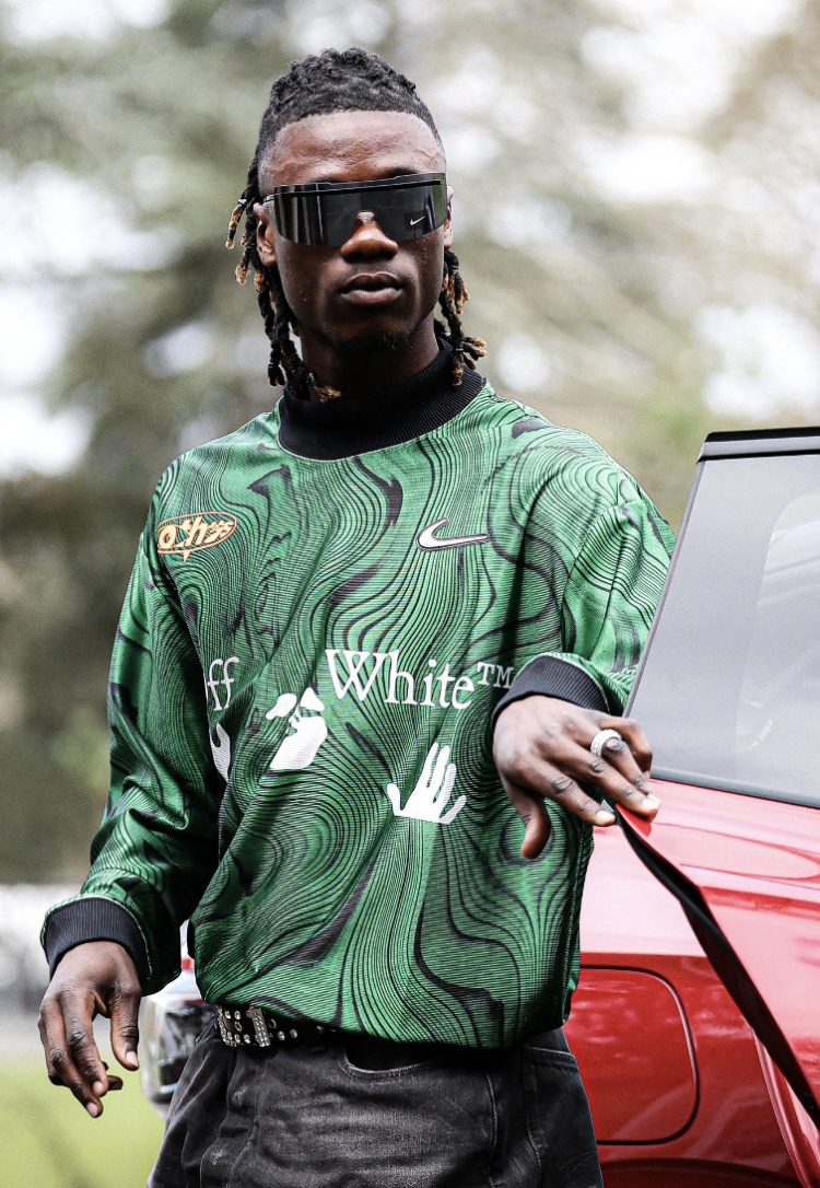 两位我团法国国家队球员报到的潮男穿搭，美凌格给打几分？