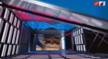 进攻有利？马丁抱怨被犯规 裁判等76人轰进三分后才给他一个T