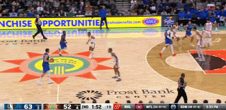 打高兴了！东契奇命中撤步跳投 挥拳开心庆祝