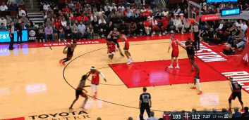 长驱直入！杰伦-格林抢断反击一条龙双手飞扣