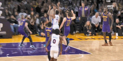 很谨慎！洛瑞助飞班巴空接扣篮&被裁判吹浓眉犯规 湖人挑战但失败