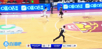 左手防右手？贺希宁抢断反击空篮上丢