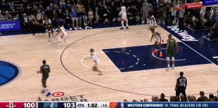 霸道！爱德华兹从火箭四个人中间飞向篮筐 直插腹地双手暴扣