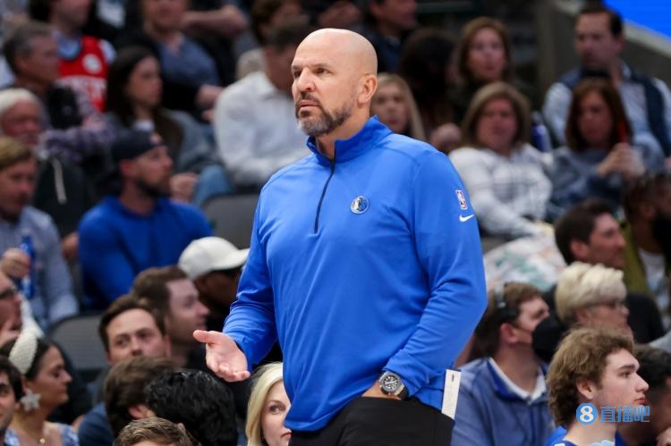 基德谈失误：对手身材高大&积极活跃 我们要做得更好