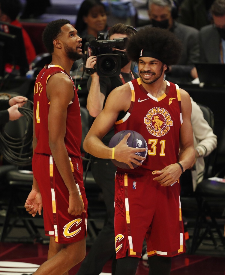 NBA彩经：太阳轻取马刺 火箭大胜开拓者 快船击退步行者