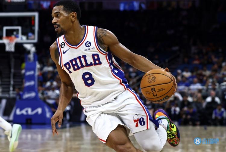 因背伤连续缺战8场！梅尔顿：我在按计划进行康复 且伤情日渐好转