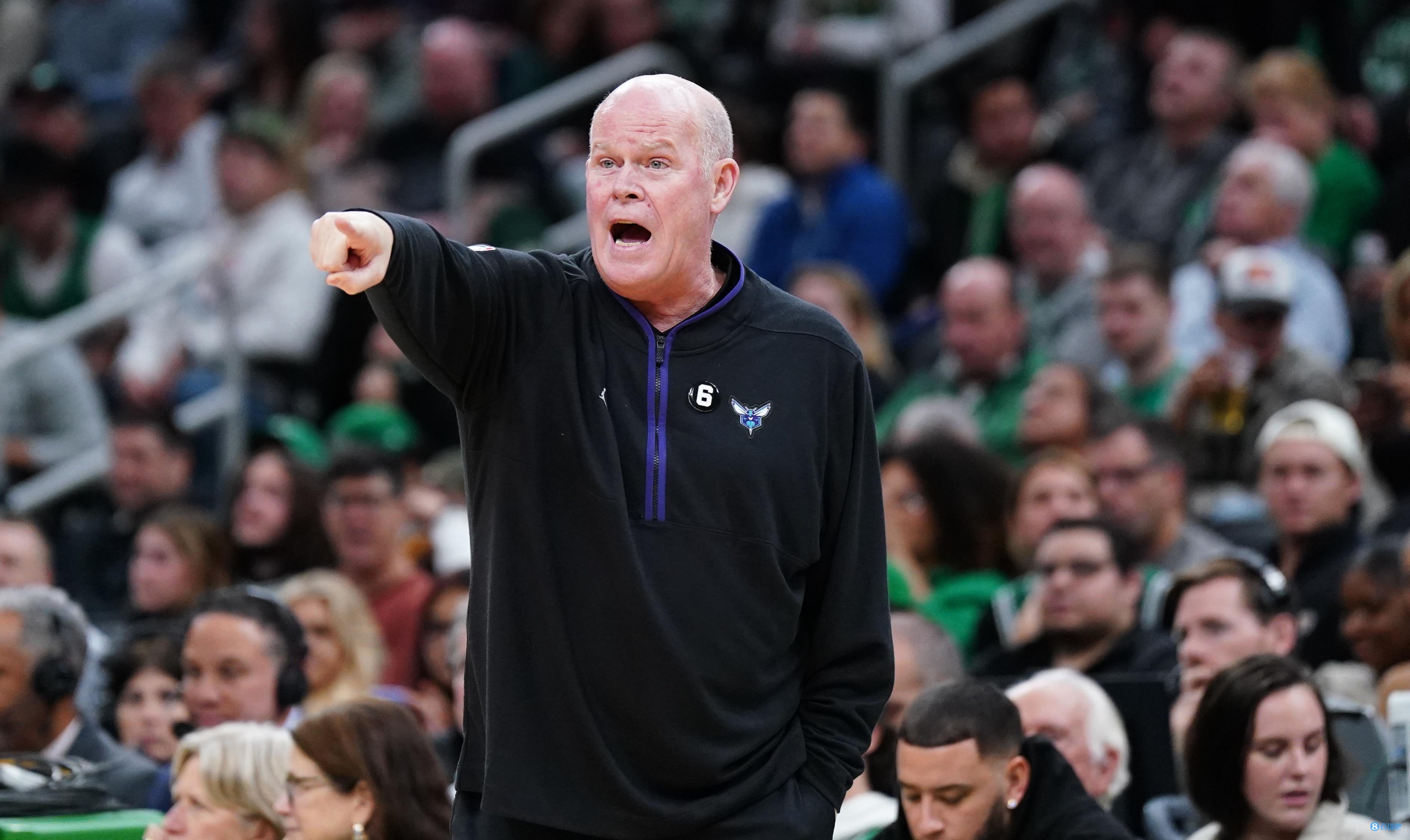 半场三分22中2！黄蜂主帅：这时你打球必须更有力量 运球得更努力