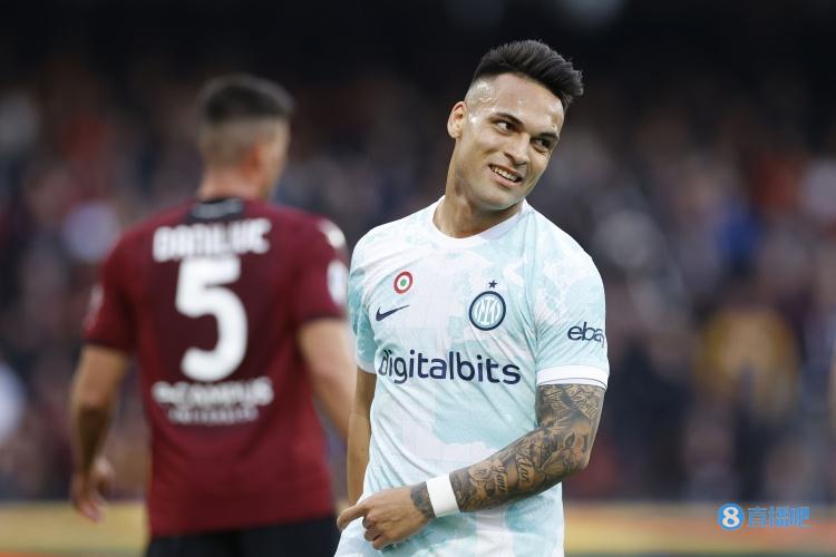 罗马诺：劳塔罗仍在和国米谈续约，年薪预计约为800-900万欧