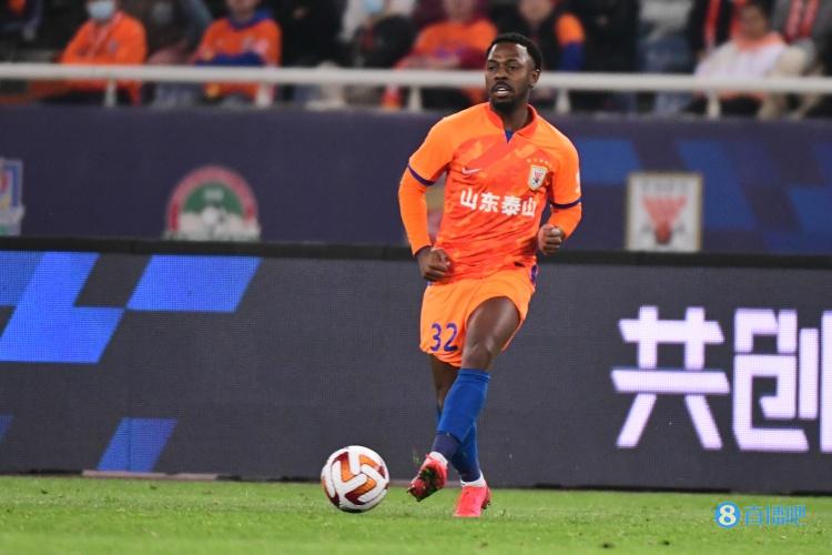 媒体人：伊万对归化球员的态度非常积极，费南多或成边路利器