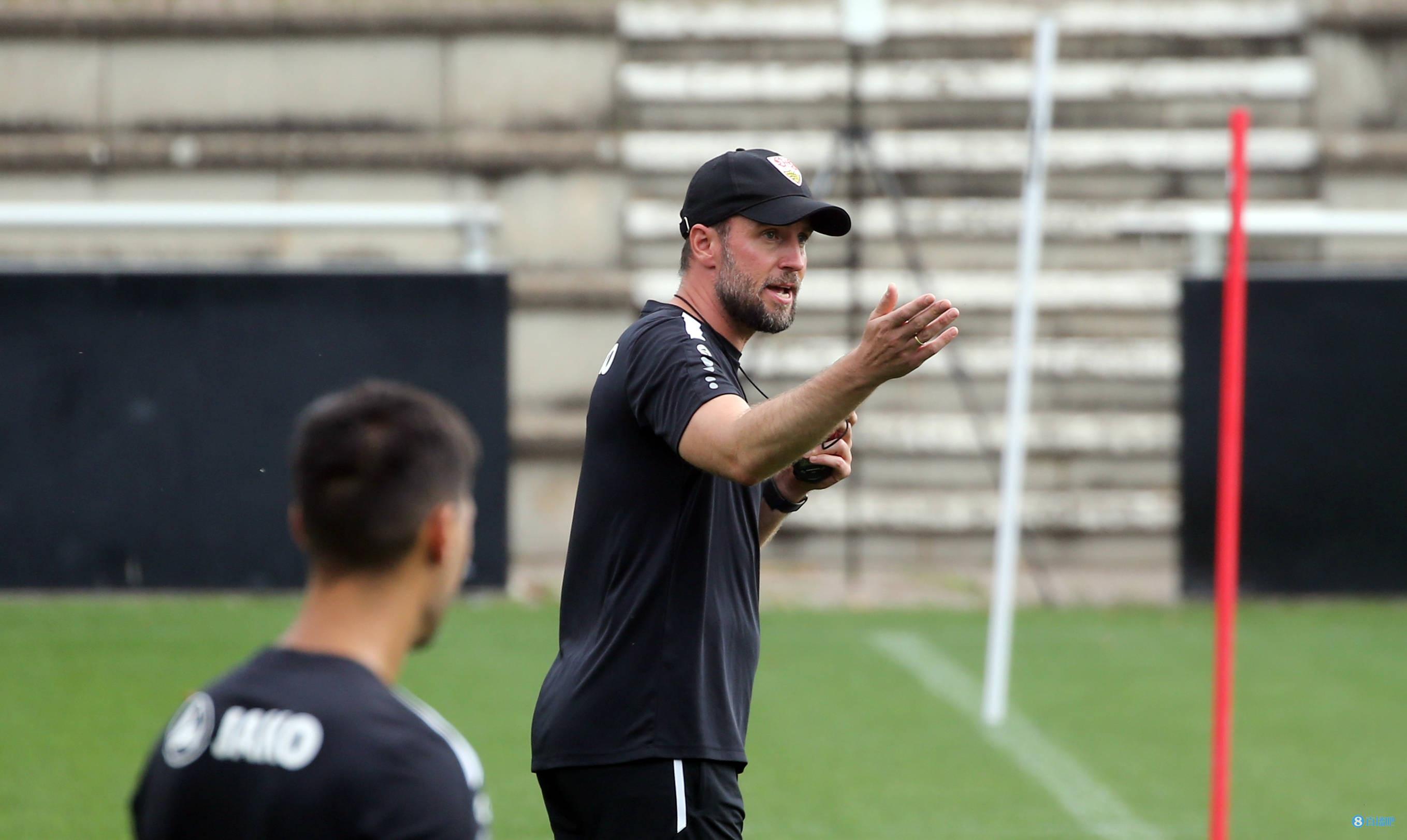 拜仁目标？小赫内斯执教斯图加特场均2.03分，历任主帅最高