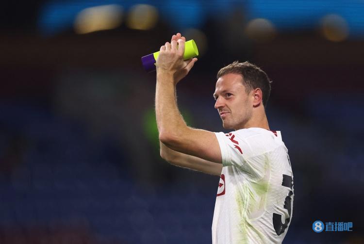 费迪南德：我和维迪奇离队后埃文斯能力最强，他和斯莫林不该被卖