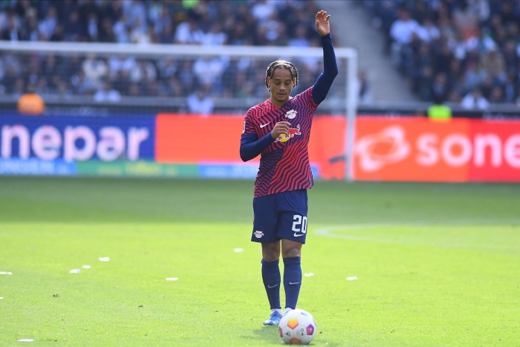 法媒：恩里克希望哈维-西蒙斯能够在今夏结束外租回归大巴黎