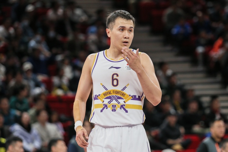 状态不俗！张帆17中8&6记三分拿到22分10板4助