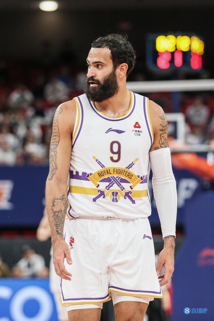 闵鹿蕾：里勒本场起到了关键先生的作用 有时候战术无需复杂