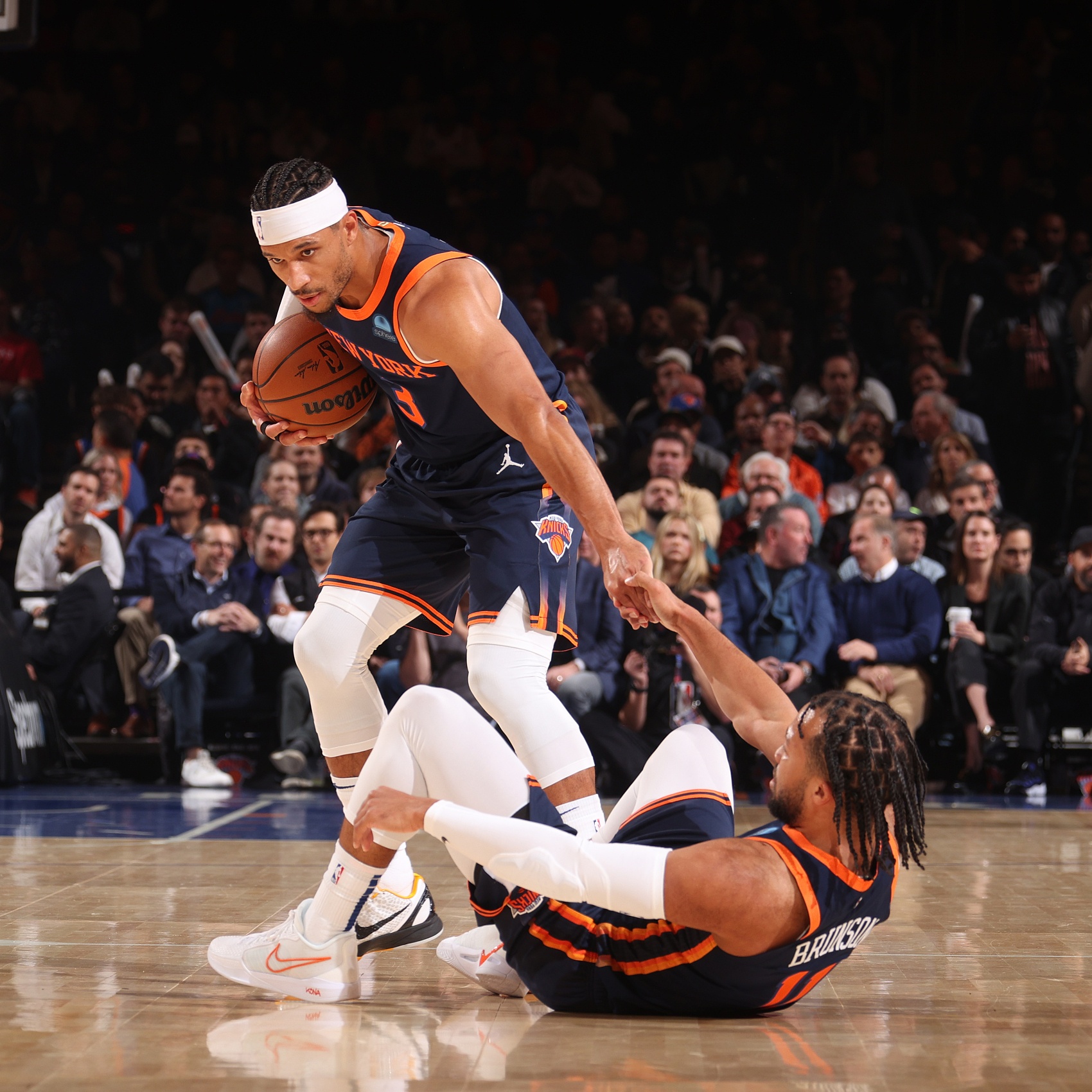 布伦森该怎样进步？哈特打趣：他去多画些战术 让锡伯杜闭嘴