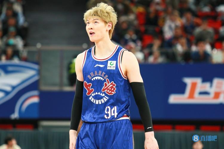 两双难救主！王哲林15投8中空砍20分14篮板&拼下7个前场篮板