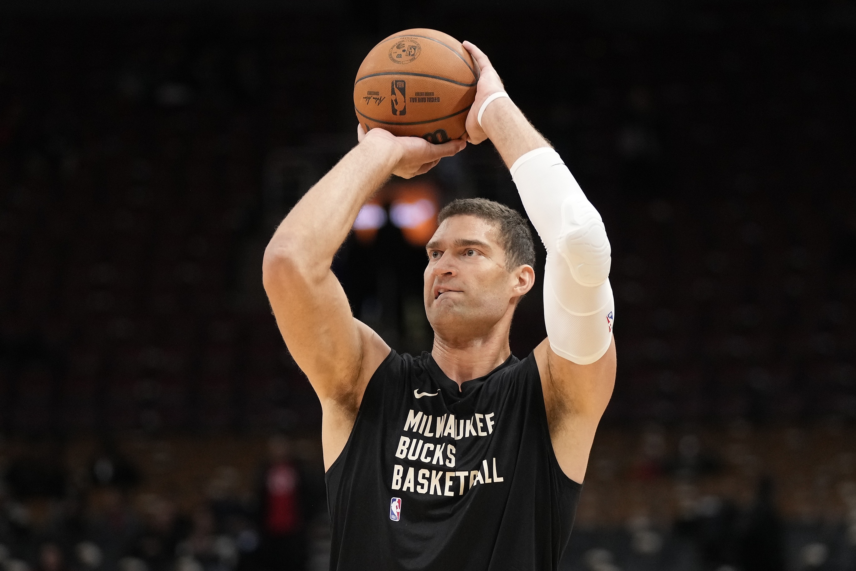 大洛佩斯：灰熊的分享球做得很棒 他们不断冲击内线