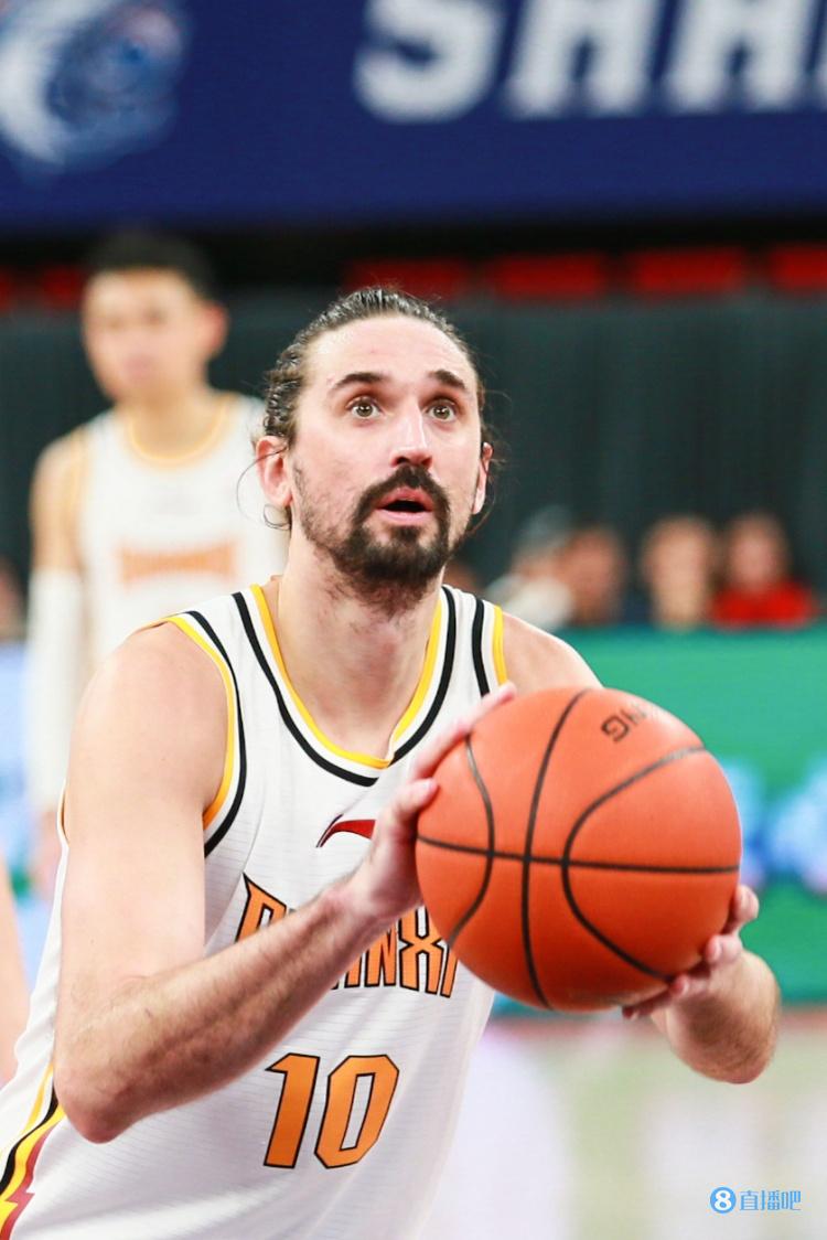 贡献三双！施韦德22中11拿下29分10板16助