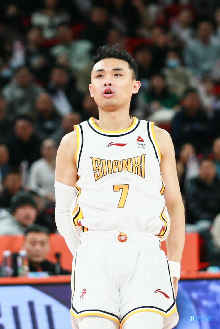 手感火热！原帅14中8&6记三分拿下29分 正负值+25