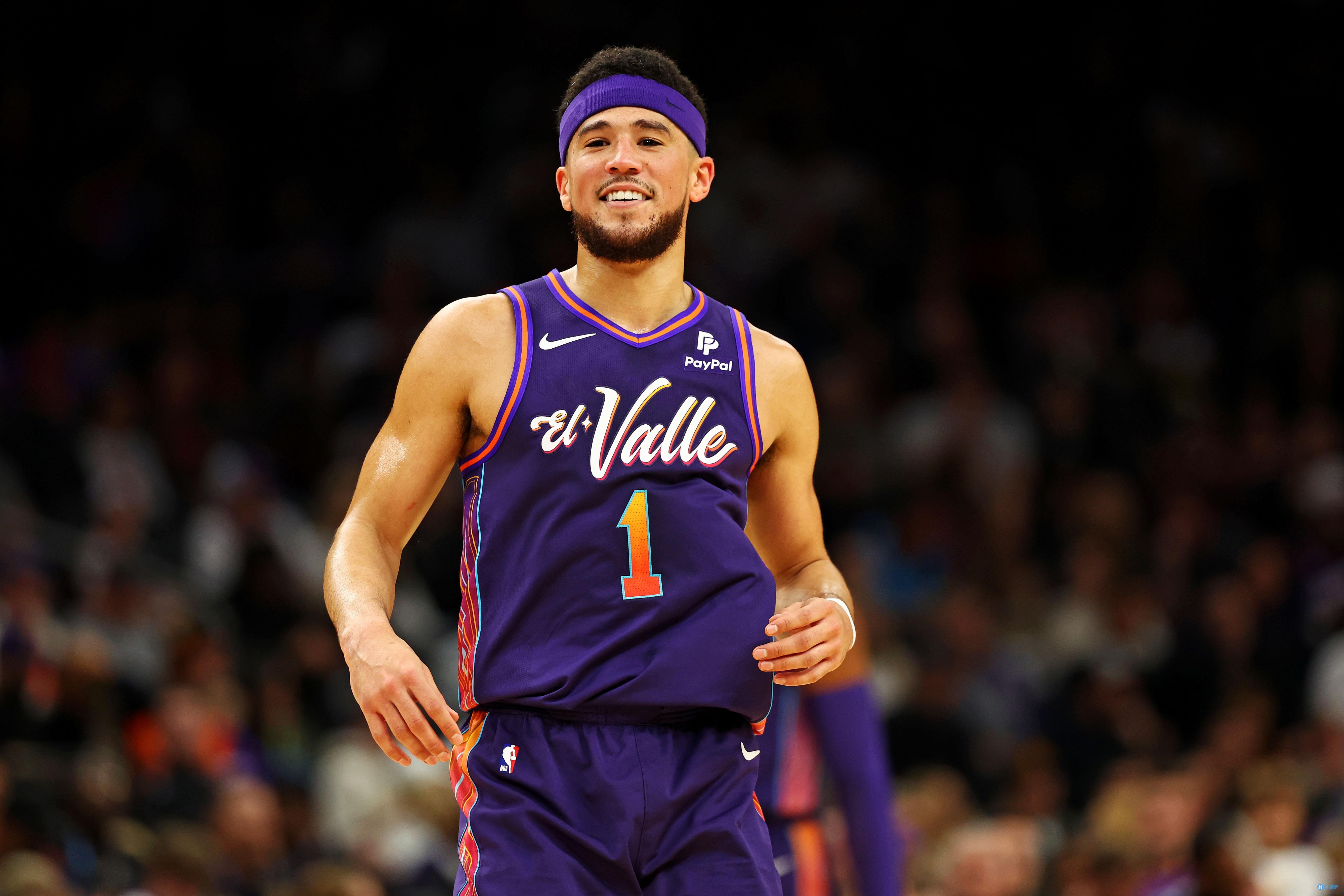 突然爆发！布克第三节6中4&罚球6中6 得到14分1板5助1断