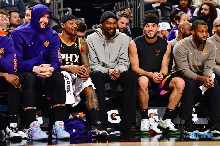 比尔：我们必须要更加专注且更有紧迫感 这得从我&布克&KD做起