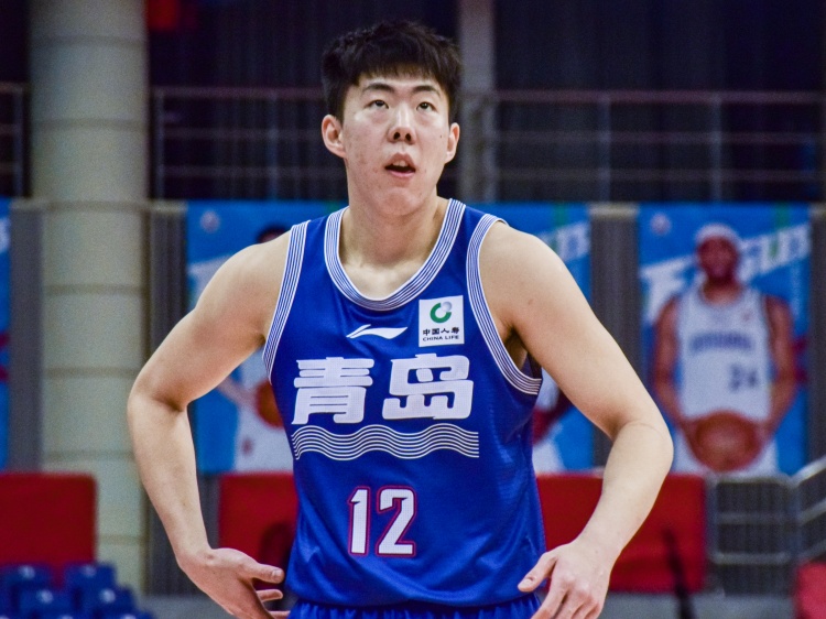 板凳发力！青岛替补5人有得分进账 4人得分上双