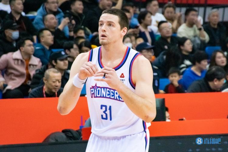 媒体人:天津在张庆鹏的调教下真有气质 大卫-詹姆斯是CBA顶级大外