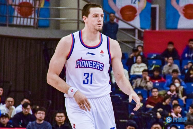 炸裂！大卫-詹姆斯29中20&三分16中12爆砍56分12板2帽