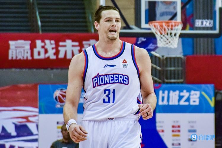 3次50+！大卫-詹姆斯成皮特森后本赛季第二人 此前两次均是对广东