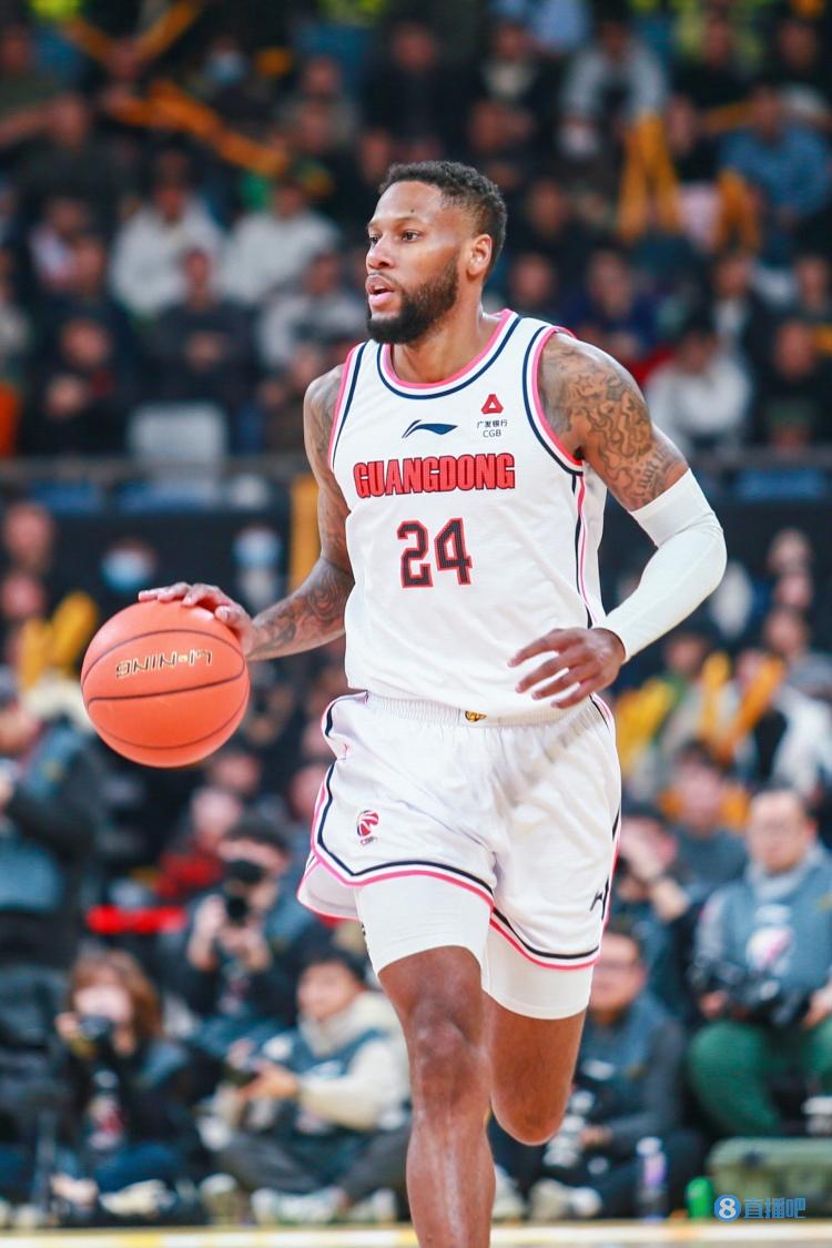 一节就要花？广东首节以39-23领先山东16分