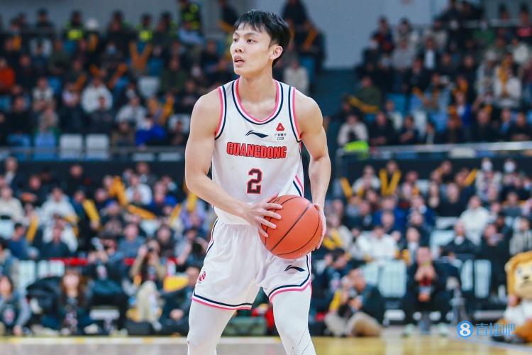 徐杰：这场球赢在赛前的布置 我们打出了自己特点&在慢慢进步