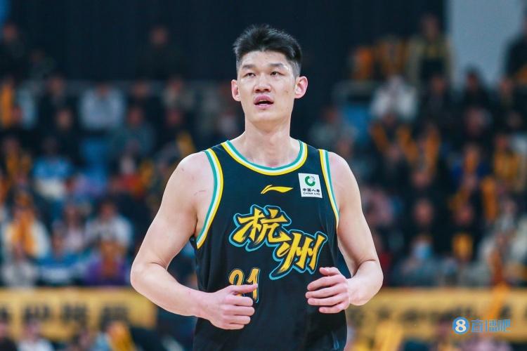 得分如探囊取物！胡金秋14中11得32分12板 仅出战26分钟