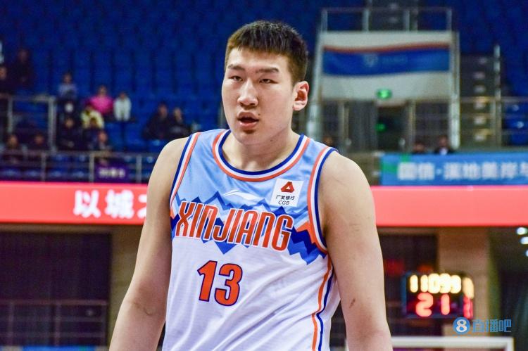 重回故地！李炎哲7中4拿到9分6篮板