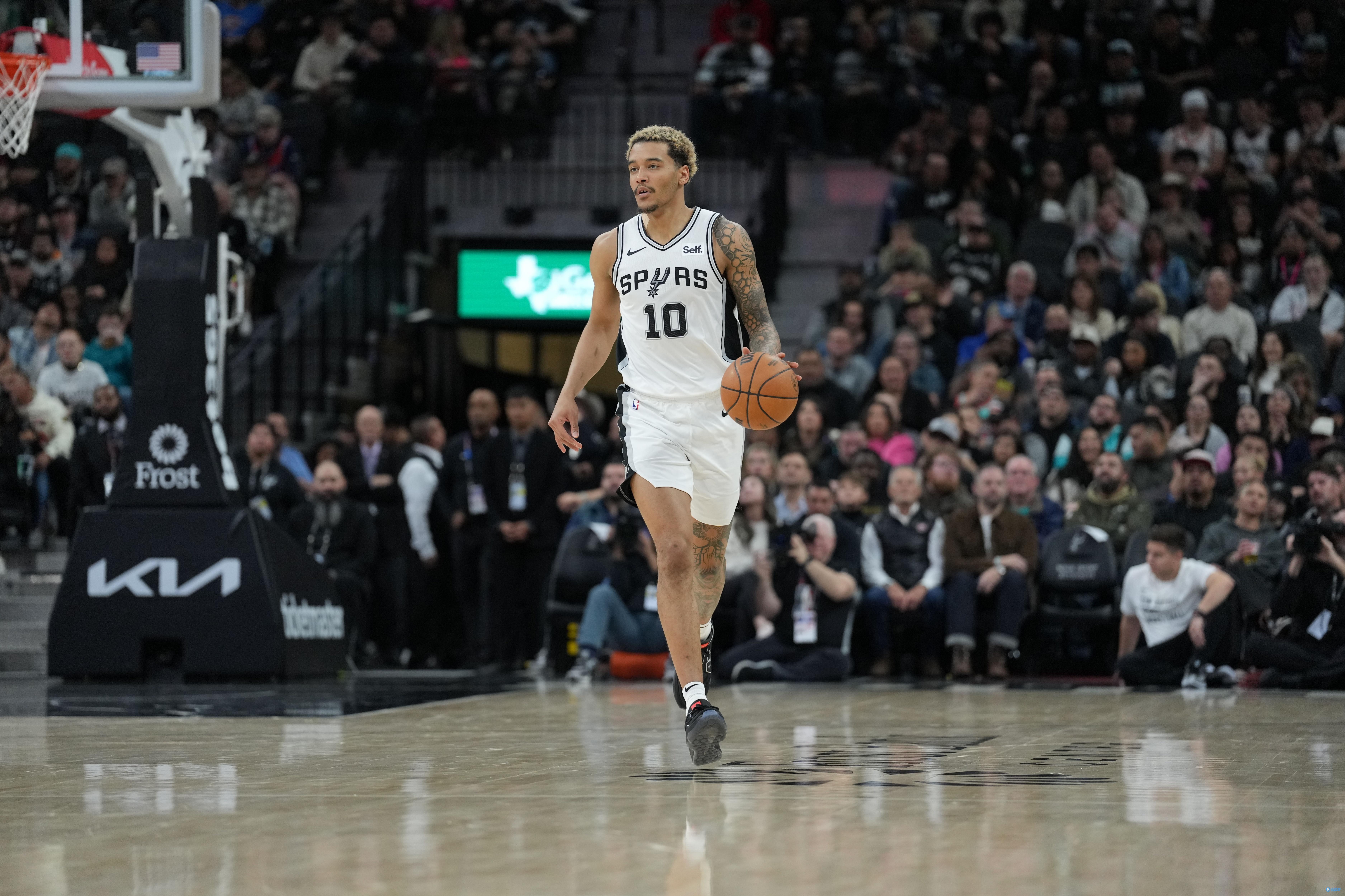 队友CBA！马刺索汉凯尔登等5人合计36中7得18分 命中率仅19.4%