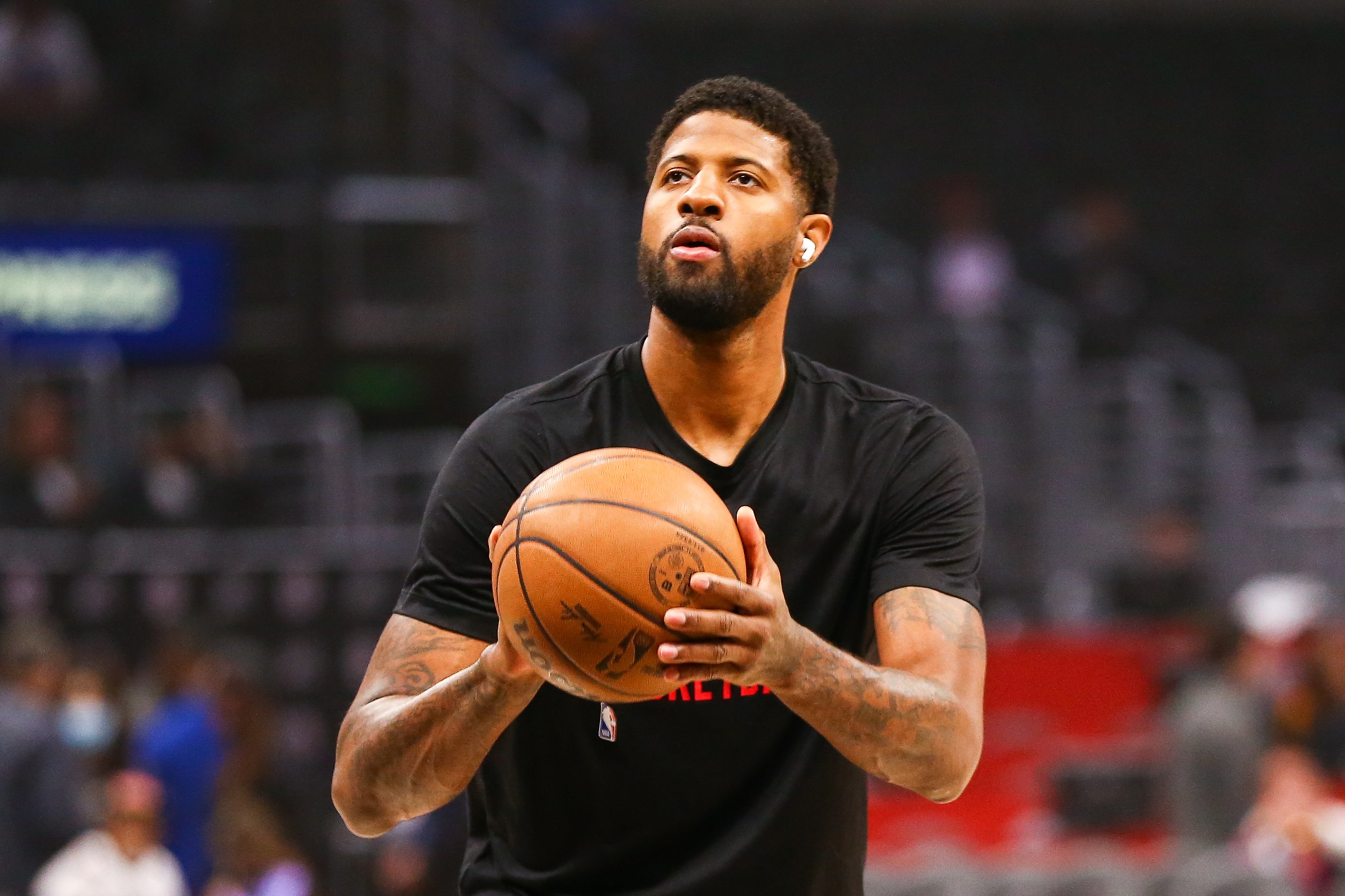 乔治：我们在主场输给过掘金 能赢下冠军球队这很重要