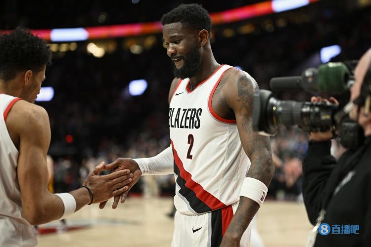 这么强了吗？艾顿首节9分钟&中投暴扣样样有 5投全中轰10分2助攻