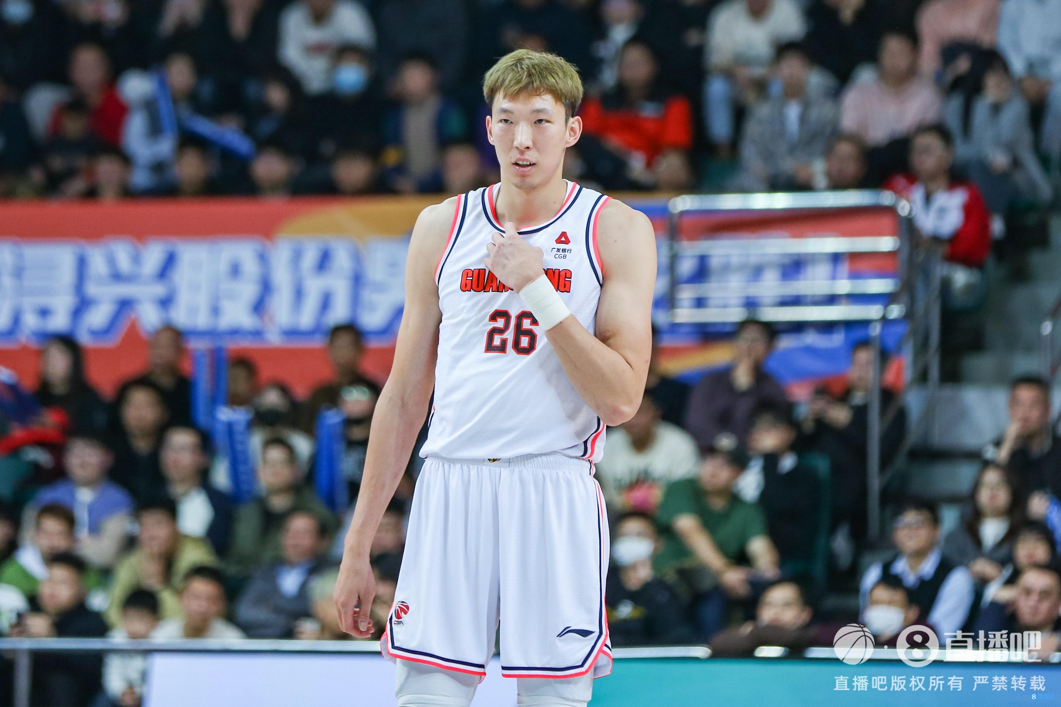 高效表现！周琦10中8拿到21分8篮板