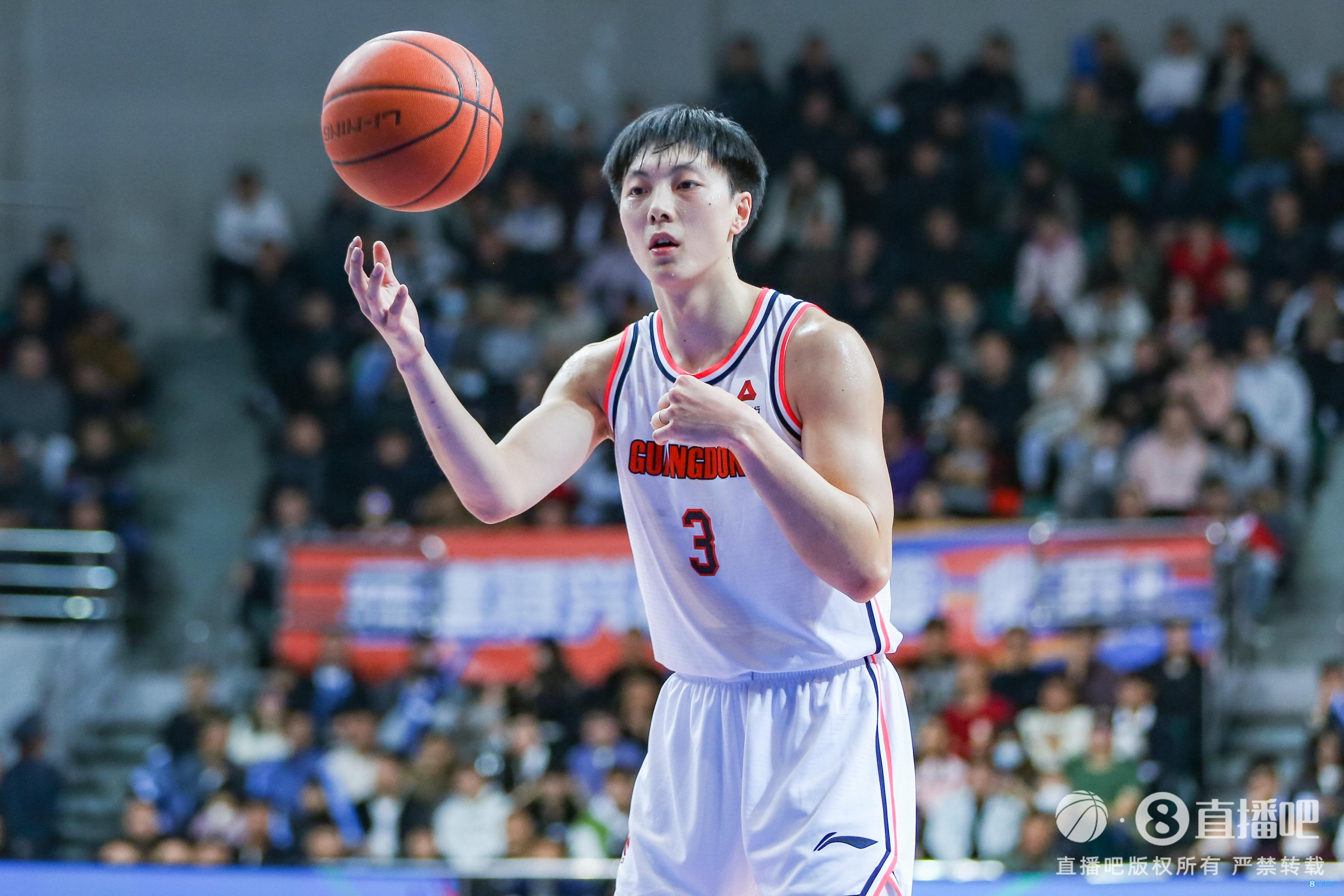 稳定输出！本赛季4次辽粤大战 胡明轩场均能够得到20分3板3助