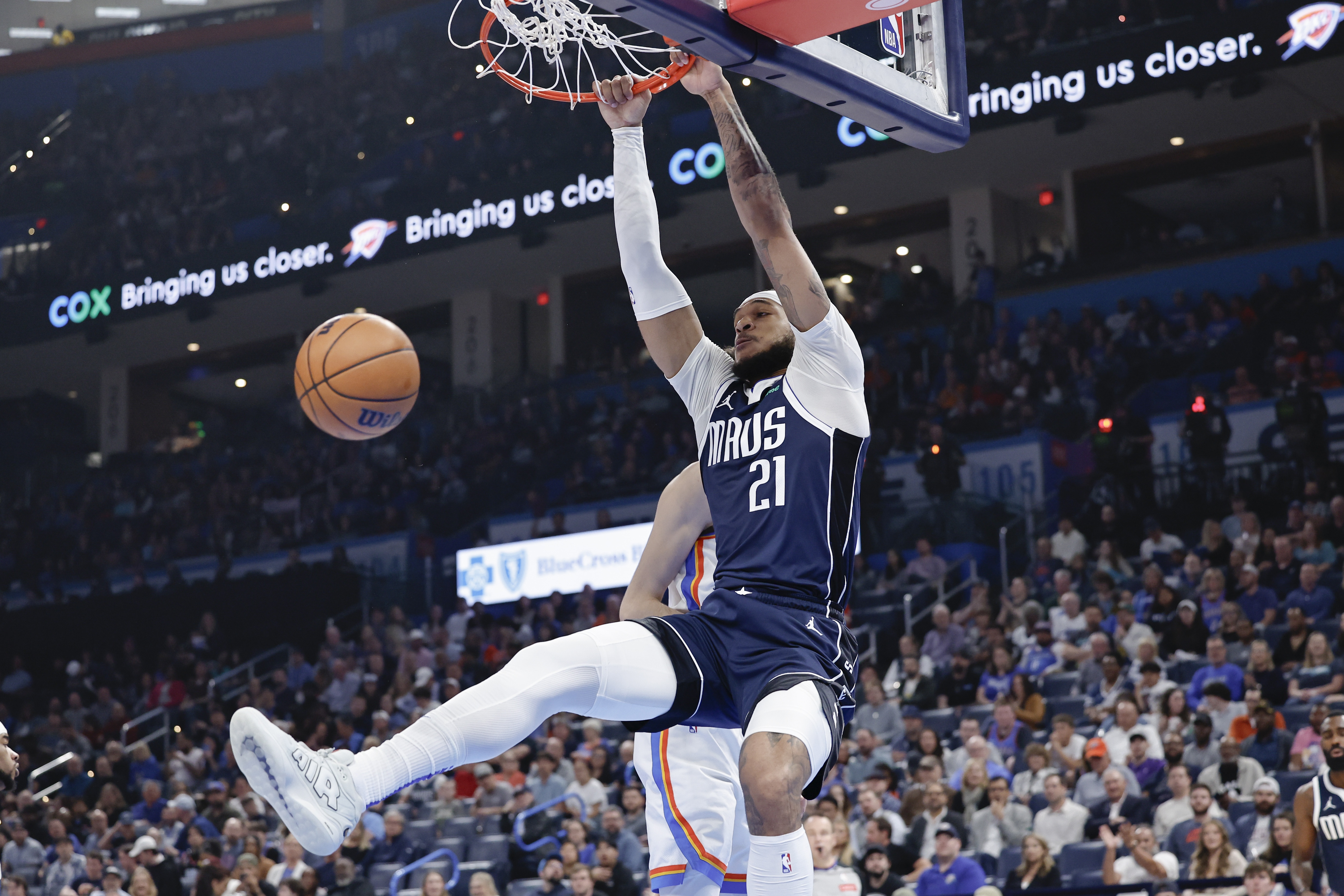 基德看过来加福德近6场场均23.5分钟砍15.7分3帽 命中率93.2%