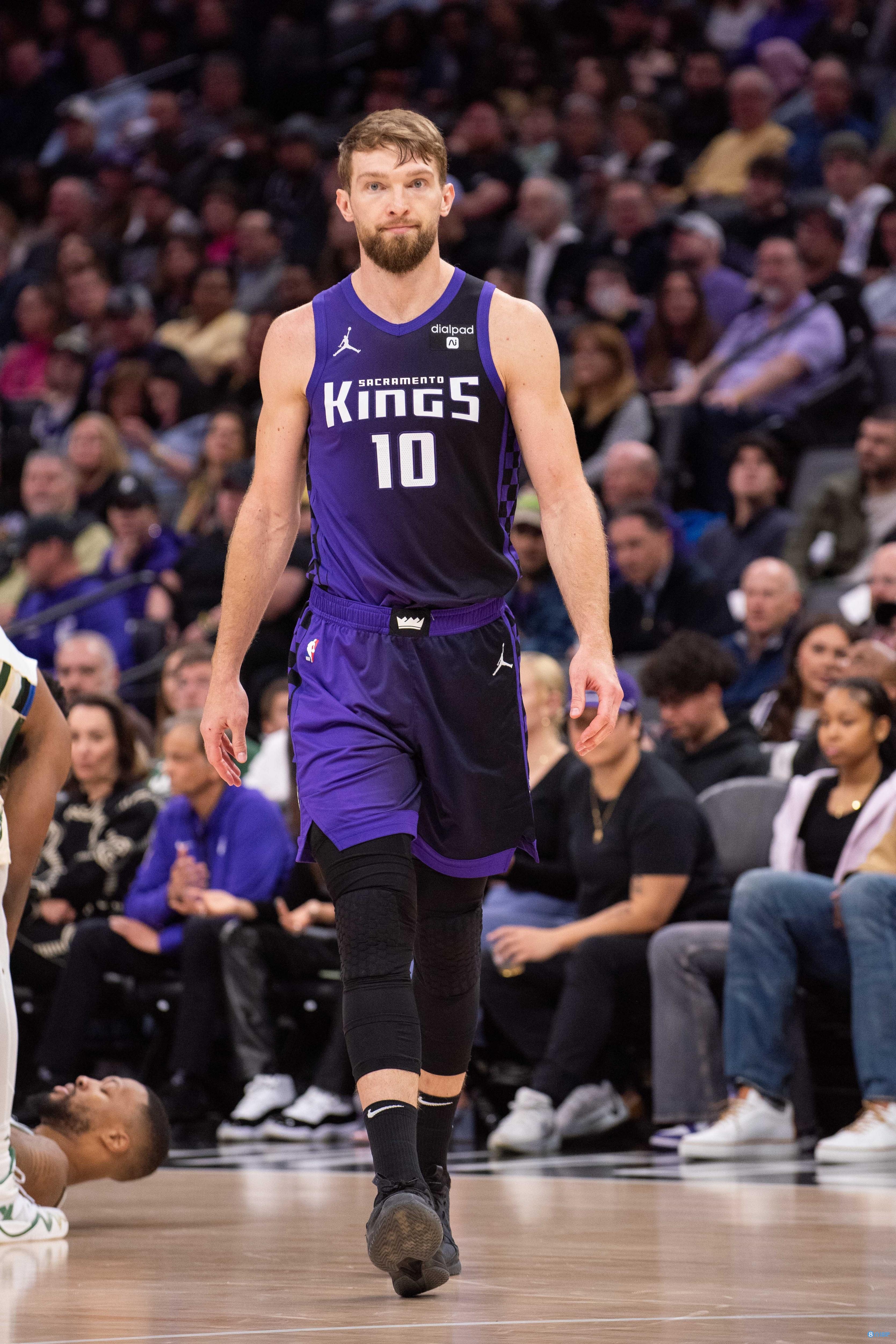 高效表现！小萨博尼斯半场11中8拿到18分7篮板